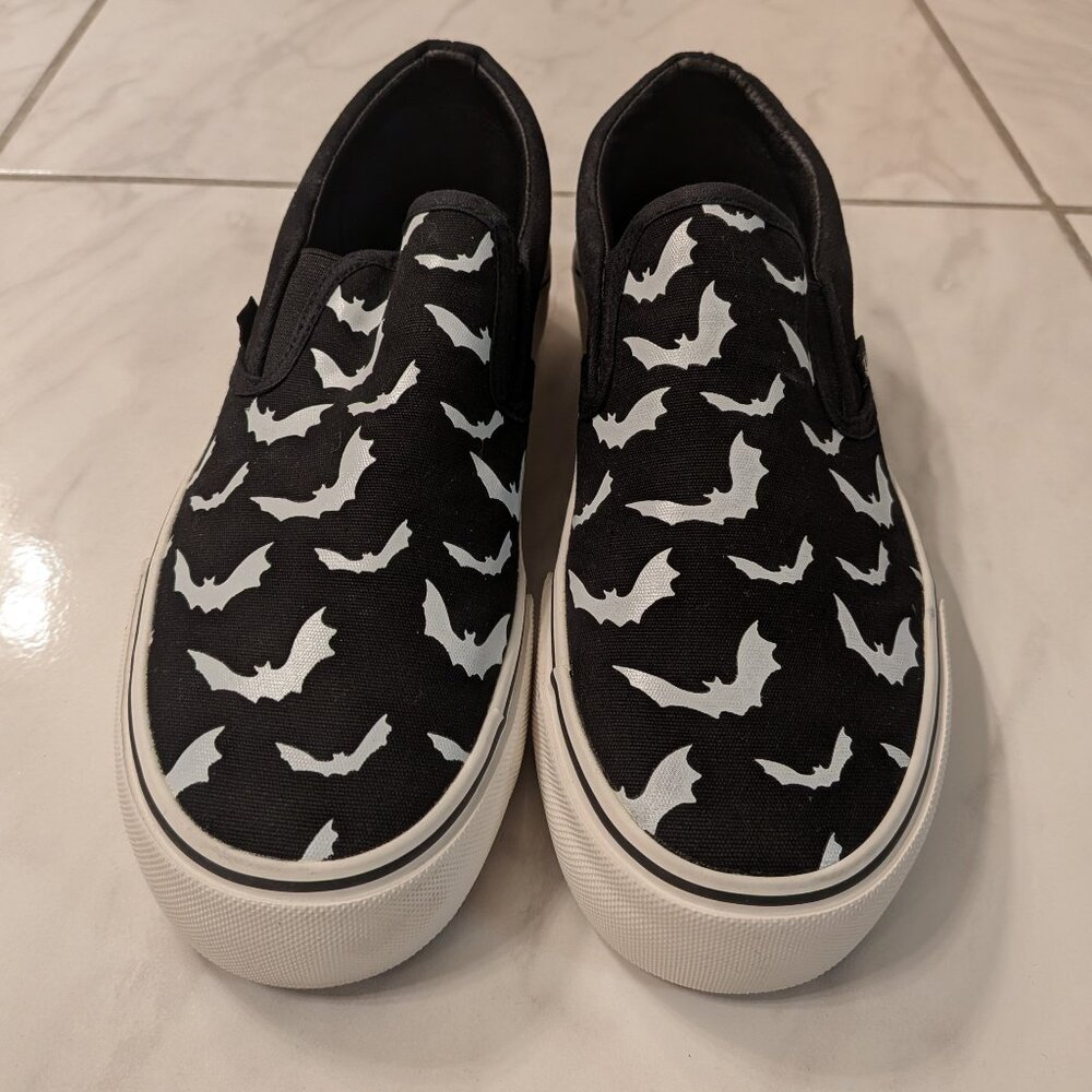 YRU Bat Shoes - White Bats on Black Background with White Platform Soles